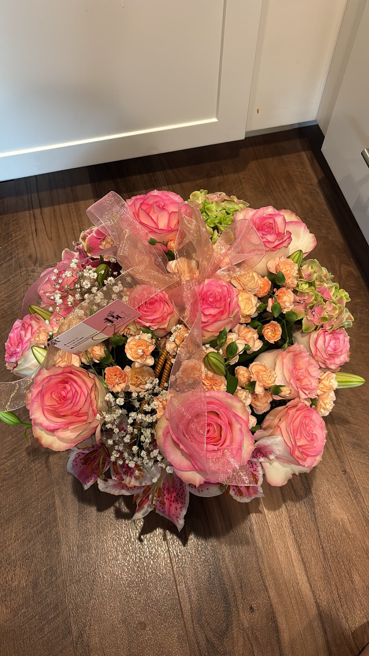 Kiss Attack Basket Arrangement